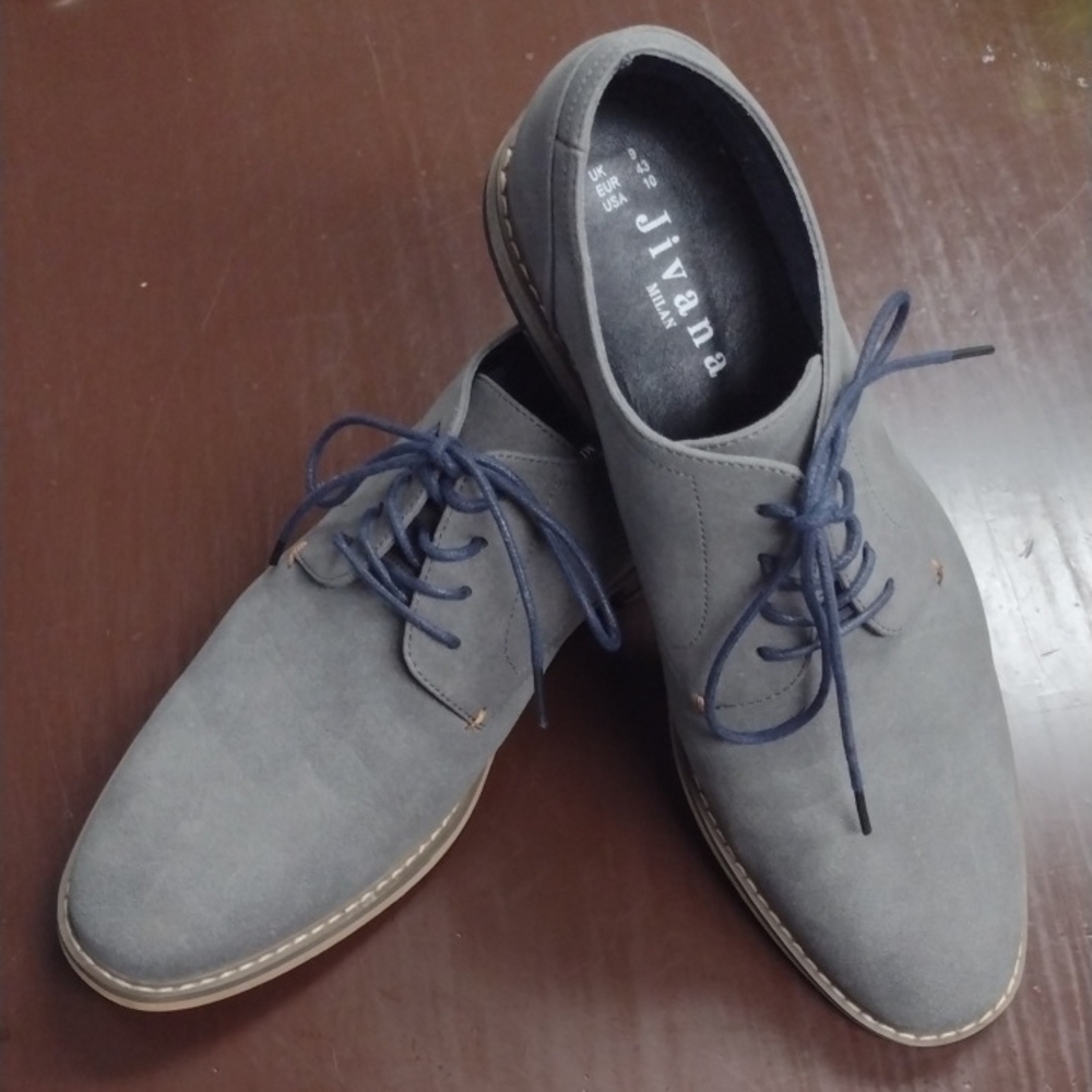 Gray Suede Oxford Shoes with Closed Lacing